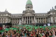 Campaña por aborto legal pide al Senado argentino no "empañar" el debate