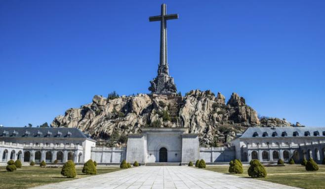 Gobierno español pretende activar este viernes el proceso de exhumación de Franco