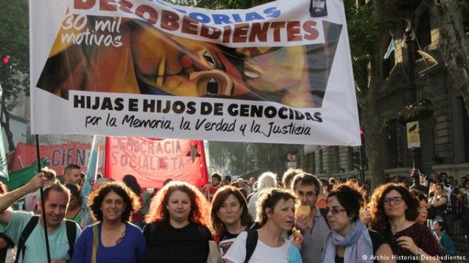 ¿Honrar al padre?: "No siempre", dicen hijos de genocidas