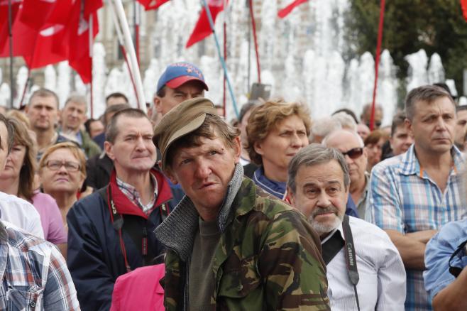 Rusos protestan contra impopular reforma de pensiones