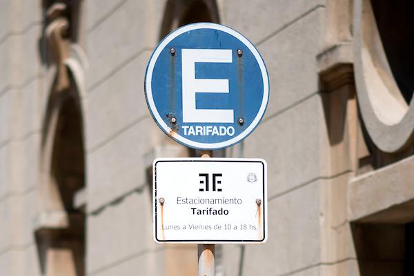 Se amplía la zona de estacionamiento tarifado y rige nueva tarifa