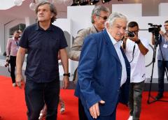 Kusturica presentó a un Mujica "supremo", "único" e "inspirador"