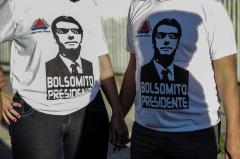 Bolsonaro continúa "estable, pero todavía delicado"