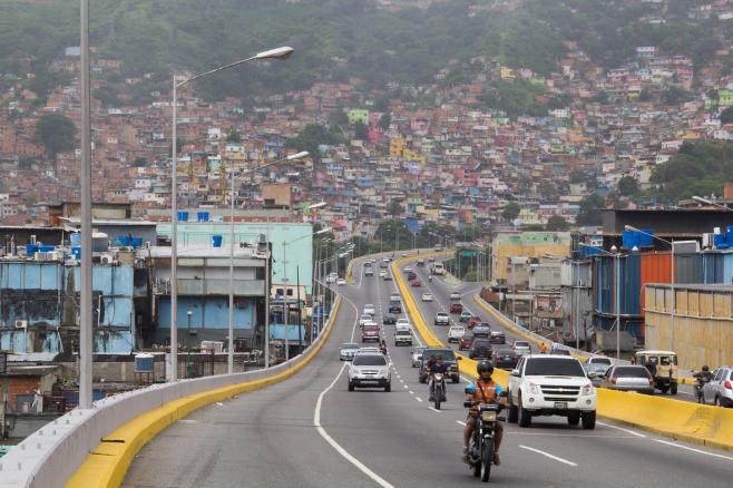 Ocho muertos en operativo en área residencial de mayor cuartel de Caracas