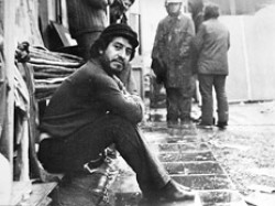 Mil guitarras recuerdan en Chile a Víctor Jara a 45 años de su asesinato