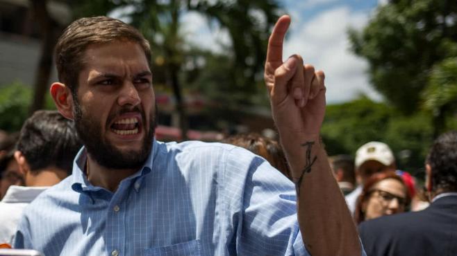 Denuncian "tortura psicológica" contra diputado preso por atentado a Maduro