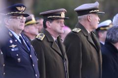 Jefe del Ejército comienza sanción con arresto pero continúa en funciones