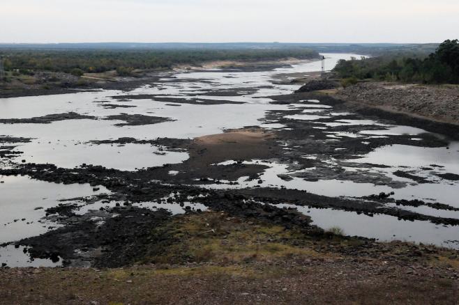 El río Negro se contamina mientras se crea nueva comisión deliberante