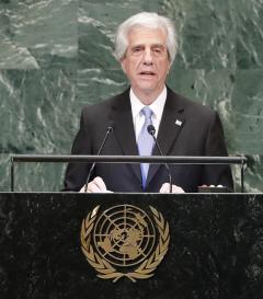Vázquez pide revisar criterios de ayuda al desarrollo porque afectan a Uruguay
