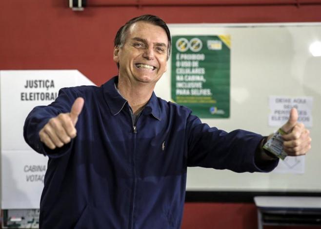 Bolsonaro queda a un paso de la Presidencia y va a segunda vuelta con Haddad