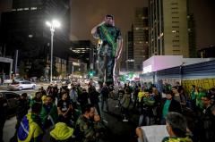 Bolsonaro y Haddad niegan intenciones de llegar al poder por la fuerza