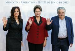 Mujica, Rousseff y Cristina Fernández acudirán a foro de "pensamiento crítico"