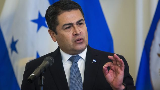 El presidente de Honduras llega a Guatemala para estudiar un plan migratorio