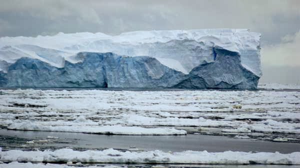 La Nasa descubre un espectacular iceberg rectangular en la Antártida