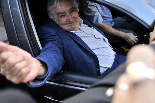 Simpatía: Mujica bajó del 18 % al 5 %, Lacalle Pou subió del 2 al 6 % y Martínez de 17 % a 21 %