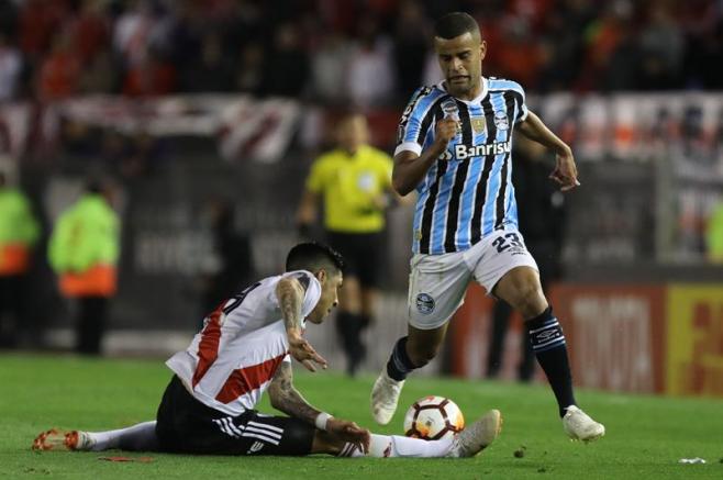 Gremio por volver a la final, River por remontar