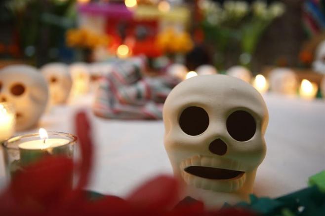 Embajada de México celebra el Día de los Muertos con poemas