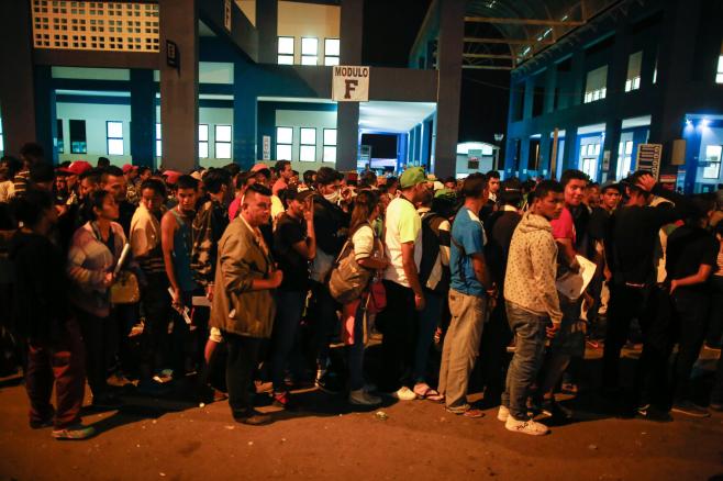 Un segundo grupo de venezolanos regresa a su país desde República Dominicana