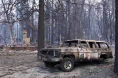 Más de 100 desaparecidos en incendios de California que ya suman al menos 31 muertos
