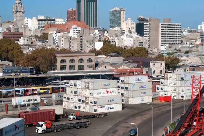 Funcionarios portuarios inician huelga tras accidente en buque panameño