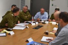 Dimite el ministro israelí de Defensa Avigdor Lieberman, tras tregua en Gaza