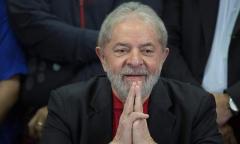 Lula deja por primera vez la prisión para declarar en caso de corrupción