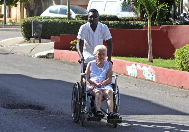 Cuba se retira de programa "Más Médicos" en Brasil tras amenazas de Bolsonaro