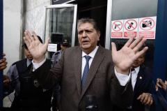 Peruanos esperan que el gobierno uruguayo rechace asilo a Alan García
