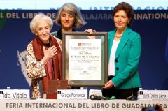 Ida Vitale recoge el Premio FIL con declaración de amor y gratitud a México