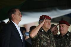Bolsonaro dice que no devolverá venezolanos pero aplicará régimen de control