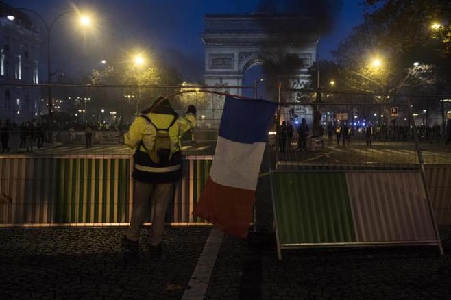 ¿Se moverá Francia más hacia la derecha con las protestas de los "chalecos amarillos"?