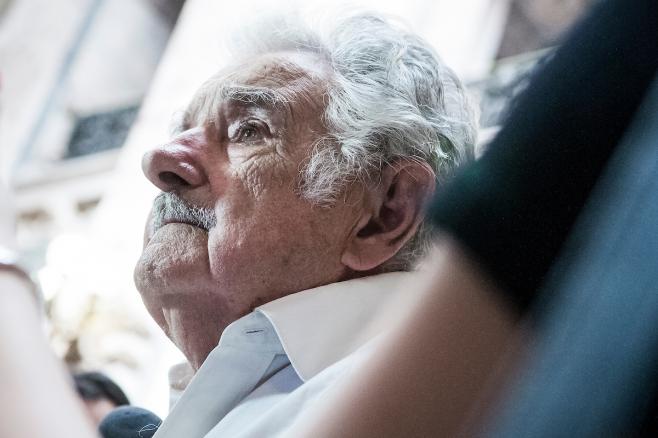 Mujica: "Fue un error pensar que los cambios se iban a dar si se modificaban las relaciones de producción"