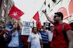 El PT se apoya en su tesis de "golpe" para explicar la ascensión de Bolsonaro