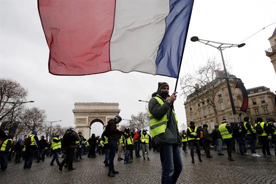 Francia pide a Trump que no se meta en el debate de los "chalecos amarillos"