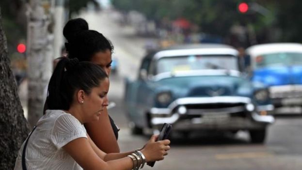 Internet para móviles llega a Cuba al costo del salario mínimo