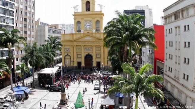 Brasil: atentado en catedral deja 5 muertos