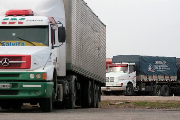 Transportistas de carga pararán por 24 horas