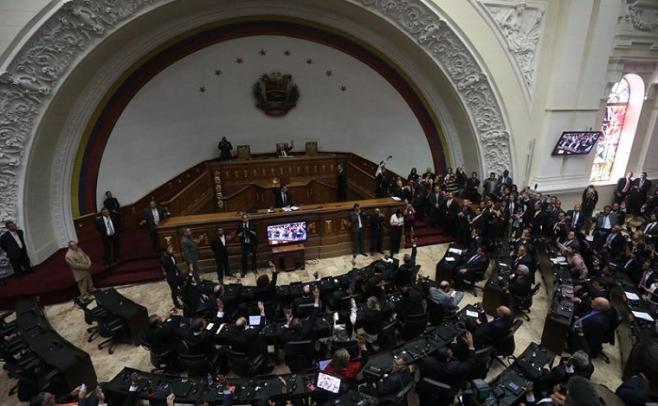 Hallan supuesto explosivo en Parlamento venezolano en vísperas de sesión
