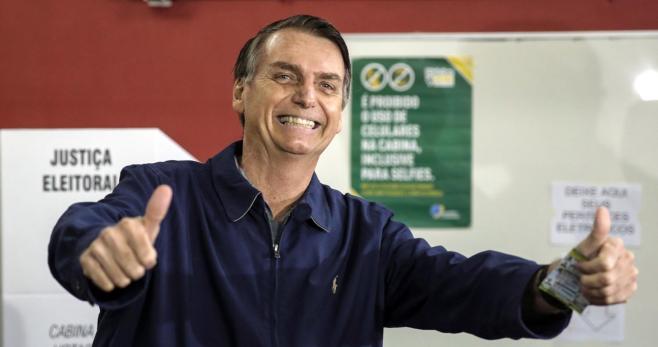 Bolsonaro dice que está "bien" en su primer mensaje tras operación