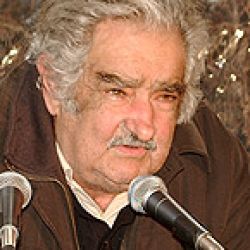 Mujica planteó eliminar las harinas animales