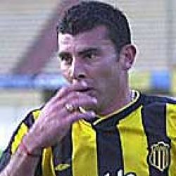 Peñarol busca subir; el Deportivo Colonia... mantenerse