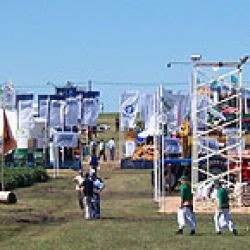 A pleno sol comenzó la Expoactiva 2006