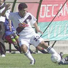 Defensor goleó a Nacional y Danubio mantuvo su ventaja